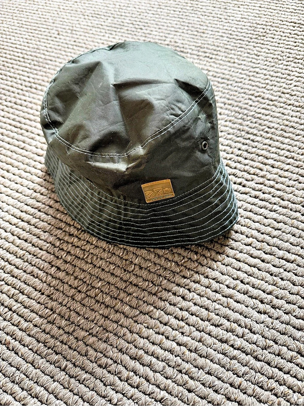 Flight 001 bucket hat in Green & Blue